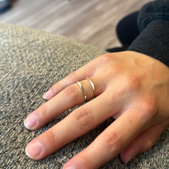 14kt stackable gold rings - Picture 5 of 7